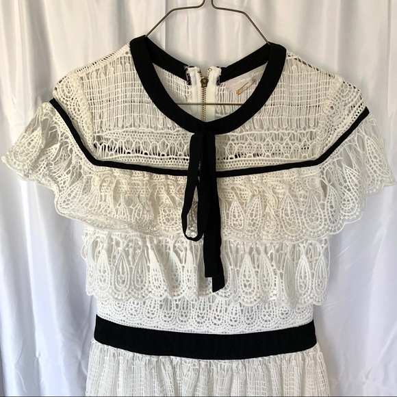 ❌SOLD❌Lucy Wang White Lace Dress Size S - Picture 6 of 11